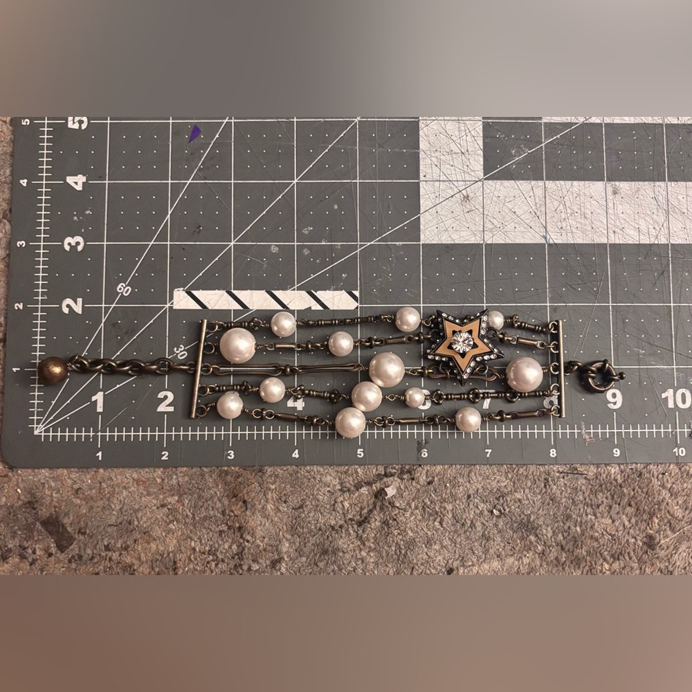 Lanvin Pearl and Gold Bracelet - Picture 5 of 5
